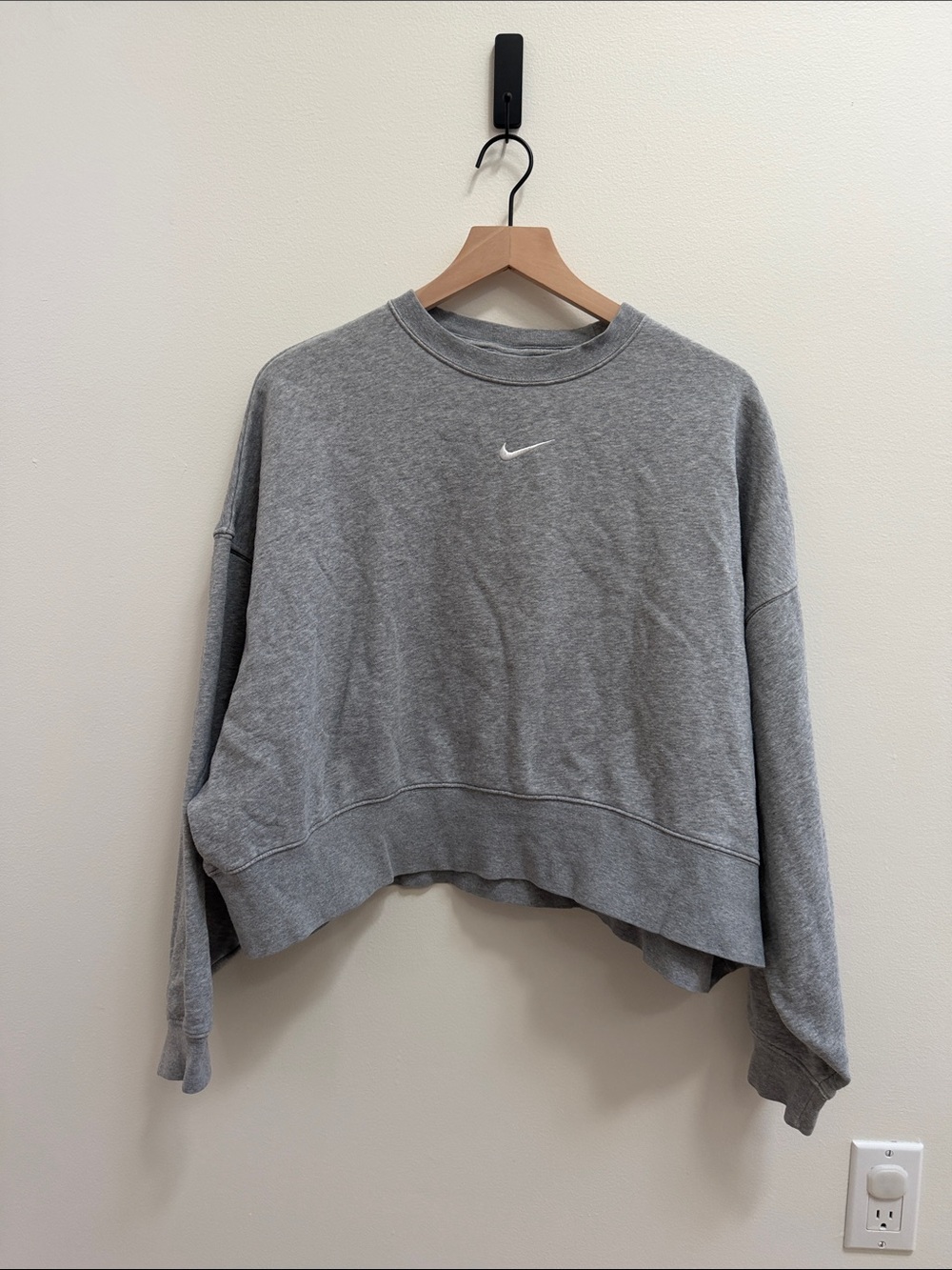 Nike Heather Gray Cropped Crew Sweatshirt